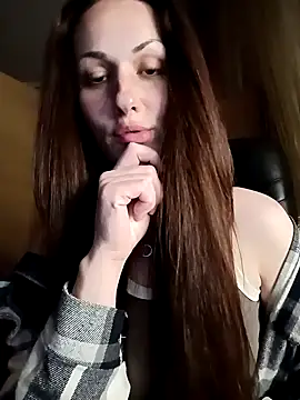 Snapshot of LunaCrystall chatting on April 19, 6:21 pm LunaCrystall online show from April 19, 6:21 pm