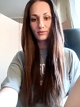 Snapshot of LunaCrystall chatting on May 6, 4:12 pm LunaCrystall online show from May 6, 4:12 pm