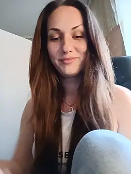 Snapshot of LunaCrystall chatting on May 19, 3:40 pm LunaCrystall online show from May 19, 3:40 pm