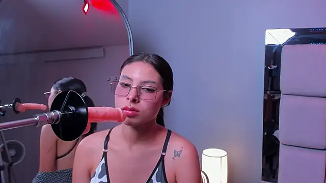 Lia owenss online show from March 14, 7:19 pm