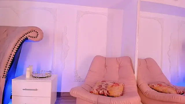 LucianaBlanco  online show from May 26, 8:38 pm