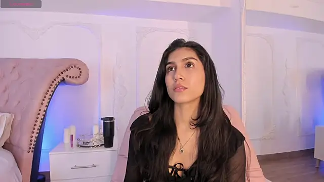 LucianaBlanco  online show from June 20, 8:33 pm