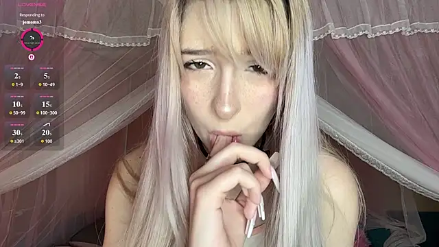 OnlyEva1 online show from June 4, 9:04 am