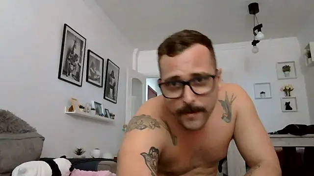 yanick931 online show from June 9, 1:56 pm