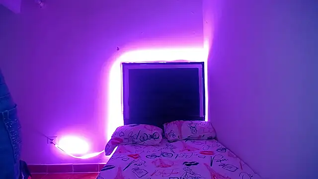 miavalentina05 online show from March 12, 2:39 am