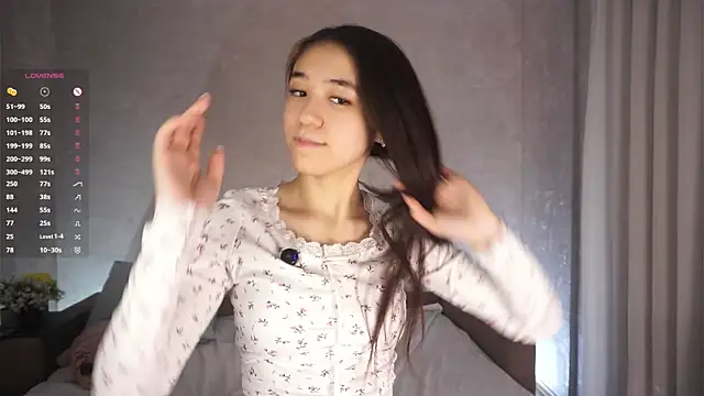 CherrylLlams online show from March 22, 5:05 pm