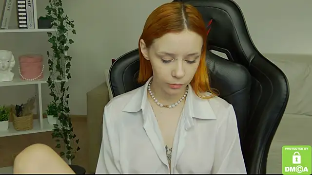 Rachel lips online show from June 12, 8:02 am