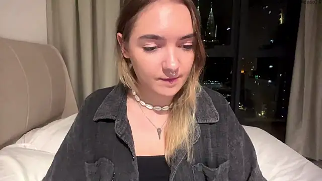 RoxyWet online show from May 21, 2:13 pm