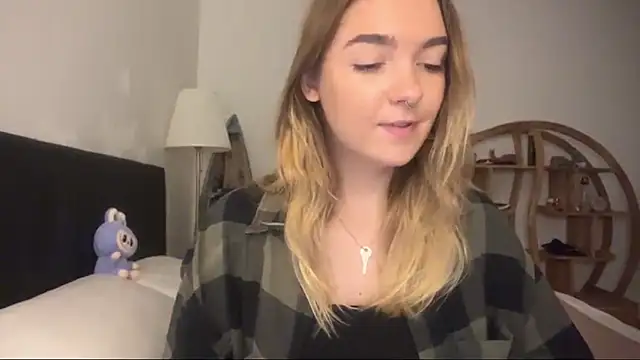 RoxyWet online show from June 14, 1:24 pm