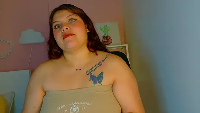 Daphnemoon  online show from April 7, 1:00 pm