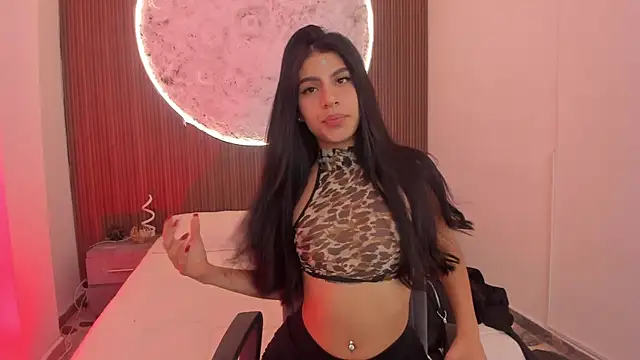 AlanahStewart online show from April 14, 1:11 am