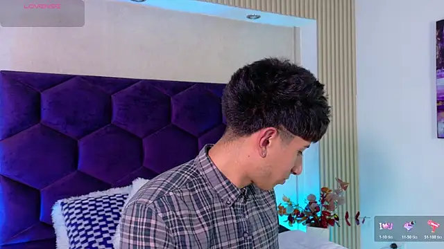 Snapshot of AndyJustgame_ chatting on July 2, 8:59 pm AndyJustgame online show from July 2, 8:59 pm