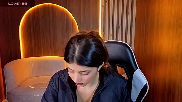 Lia queen tx online show from May 28, 3:15 am