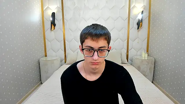 RonBevs online show from June 7, 7:39 pm