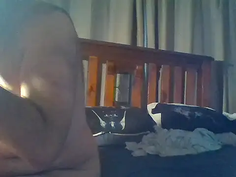 Snapshot of Sith-Wookiee chatting on April 8, 10:43 pm Sith-Wookiee online show from April 8, 10:43 pm