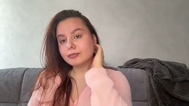 Ellaizatelly online show from April 5, 8:33 am