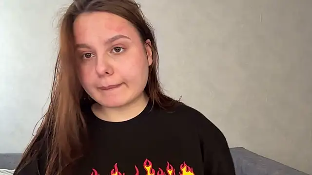 Ellaizatelly online show from April 23, 10:47 am