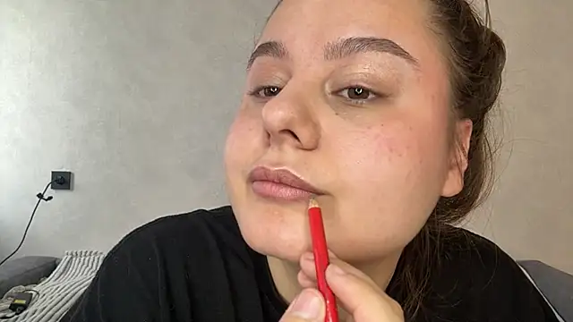 Ellaizatelly online show from April 30, 8:31 am