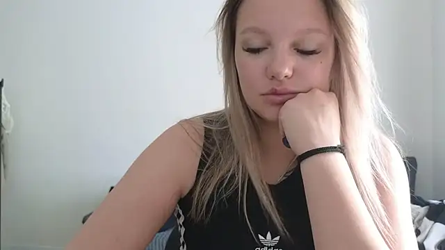 bettyloveu online show from July 29, 4:10 am