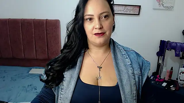 Veroniicabbw  online show from June 4, 1:39 pm