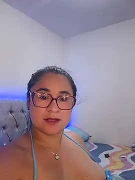 Snapshot of estrellajunior chatting on April 4, 1:48 am estrellajunior online show from April 4, 1:48 am