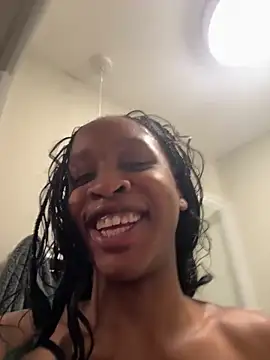 Halligirl online show from April 27, 11:41 am