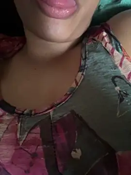 Snowygirl11 online show from April 8, 8:03 am