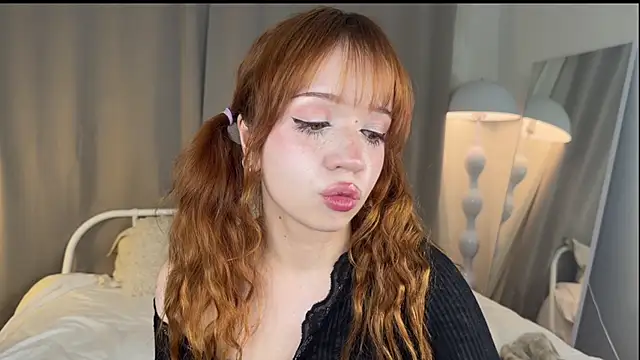 JuicySweetBliss online show from April 25, 8:06 pm