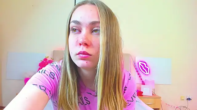 MelanieCuty online show from May 11, 5:24 am