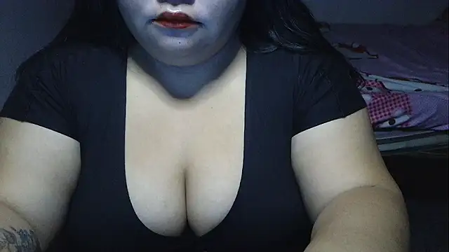 prettycarla  online show from May 2, 12:48 am