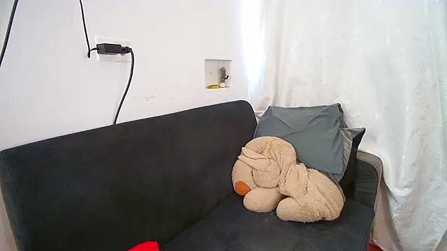 Hannah2519 online show from March 13, 6:03 pm