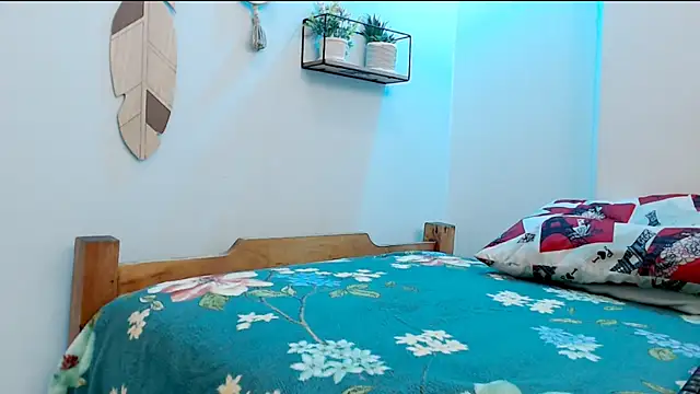 hotlatinaluna23 online show from May 20, 1:50 pm