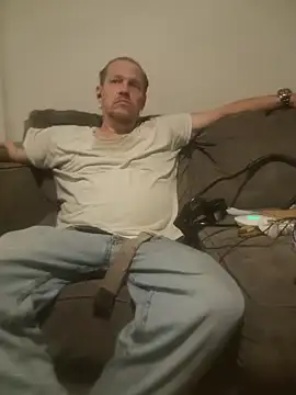 yourMasterisBored online show from March 25, 3:56 am