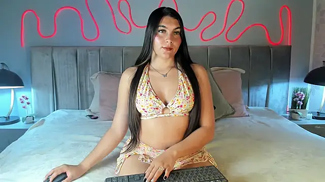 im Valskin online show from May 21, 11:39 am