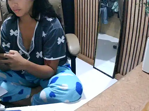 Snapshot of spicyren chatting on March 22, 1:36 pm spicyren online show from March 22, 1:36 pm
