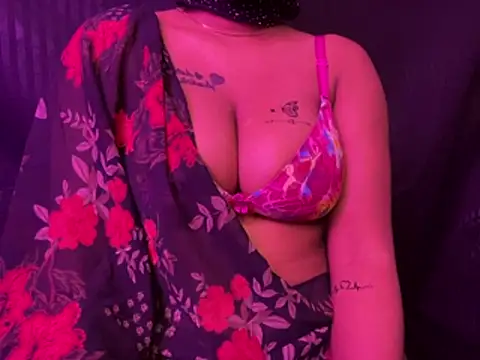 IND Queen21 online show from April 10, 7:51 pm