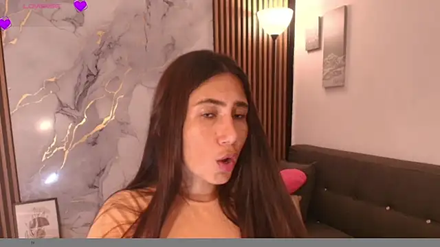 Snapshot of LucyBecker chatting on April 18, 8:20 pm LucyBecker online show from April 18, 8:20 pm