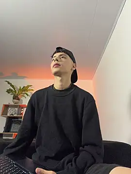 SebastianReed  online show from June 25, 4:23 am