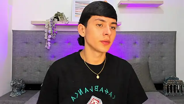 Andrew restrepoo online show from April 23, 3:36 pm