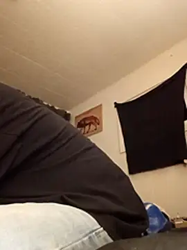 Snapshot of bambam810 chatting on March 28, 2:44 am bambam810 online show from March 28, 2:44 am