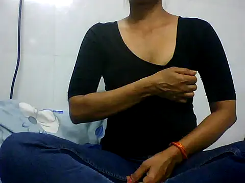 Sonam1186 online show from April 17, 7:28 pm