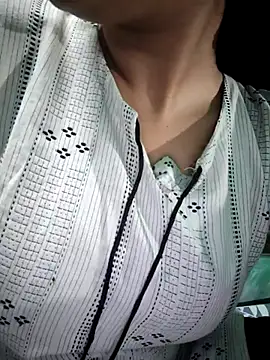 model seela online show from March 23, 3:27 pm