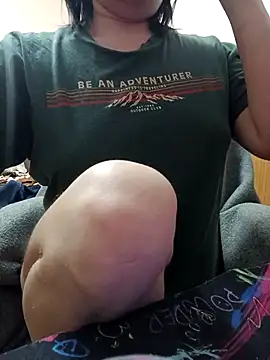 Snapshot of Lesichka_mi chatting on March 17, 4:54 pm Lesichka mi online show from March 17, 4:54 pm