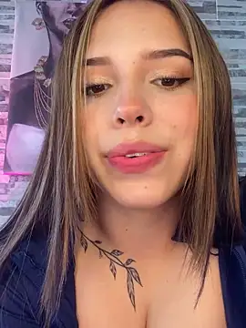 Snapshot of lunacandy_0 chatting on April 14, 4:24 pm lunacandy 0 online show from April 14, 4:24 pm