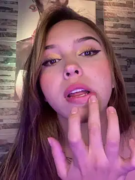 Snapshot of lunacandy_0 chatting on June 17, 11:16 pm lunacandy 0 online show from June 17, 11:16 pm