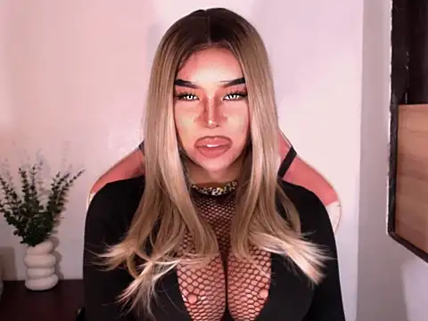 Zandralopez online show from May 27, 7:11 pm