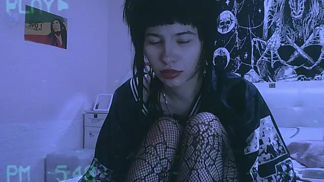 AllisonDeetz online show from March 16, 4:55 pm