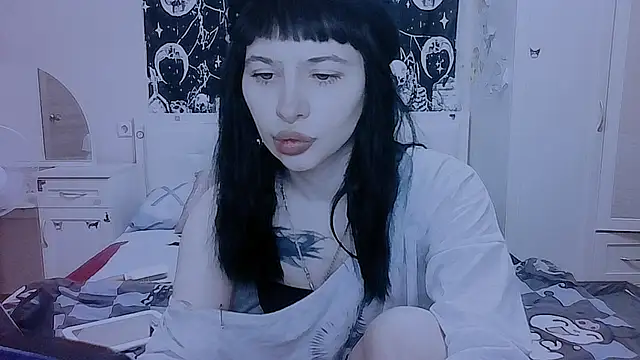 AllisonDeetz online show from April 28, 7:08 pm