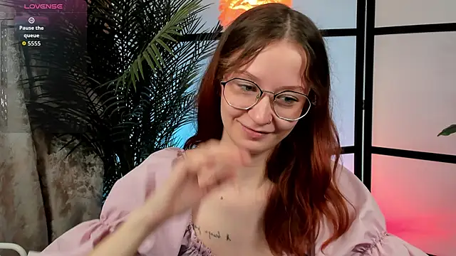 Snapshot of AmelieViolet chatting on June 23, 3:15 am AmelieViolet online show from June 23, 3:15 am