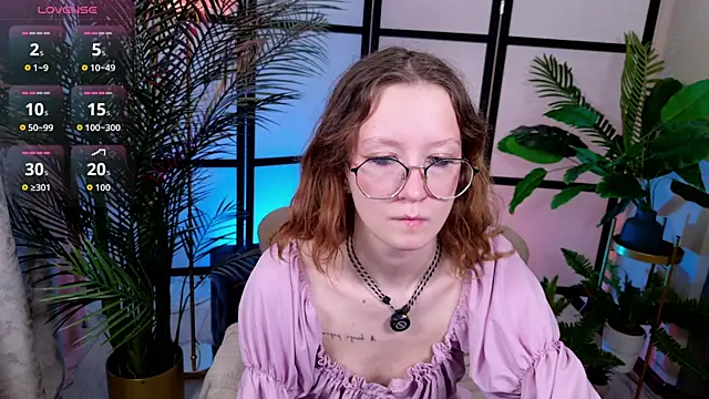 Snapshot of AmelieViolet chatting on July 14, 10:54 am AmelieViolet online show from July 14, 10:54 am